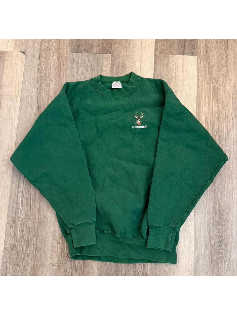 Vintage Green Wisconsin crewneck sweatshirt size XL with deer graphic
